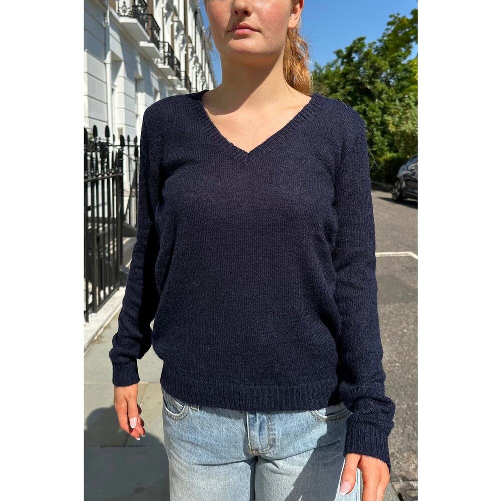Brandy Melville Amelie V Neck‎ Mohair Long Sleeve Sweater Sz S Closet Staple
